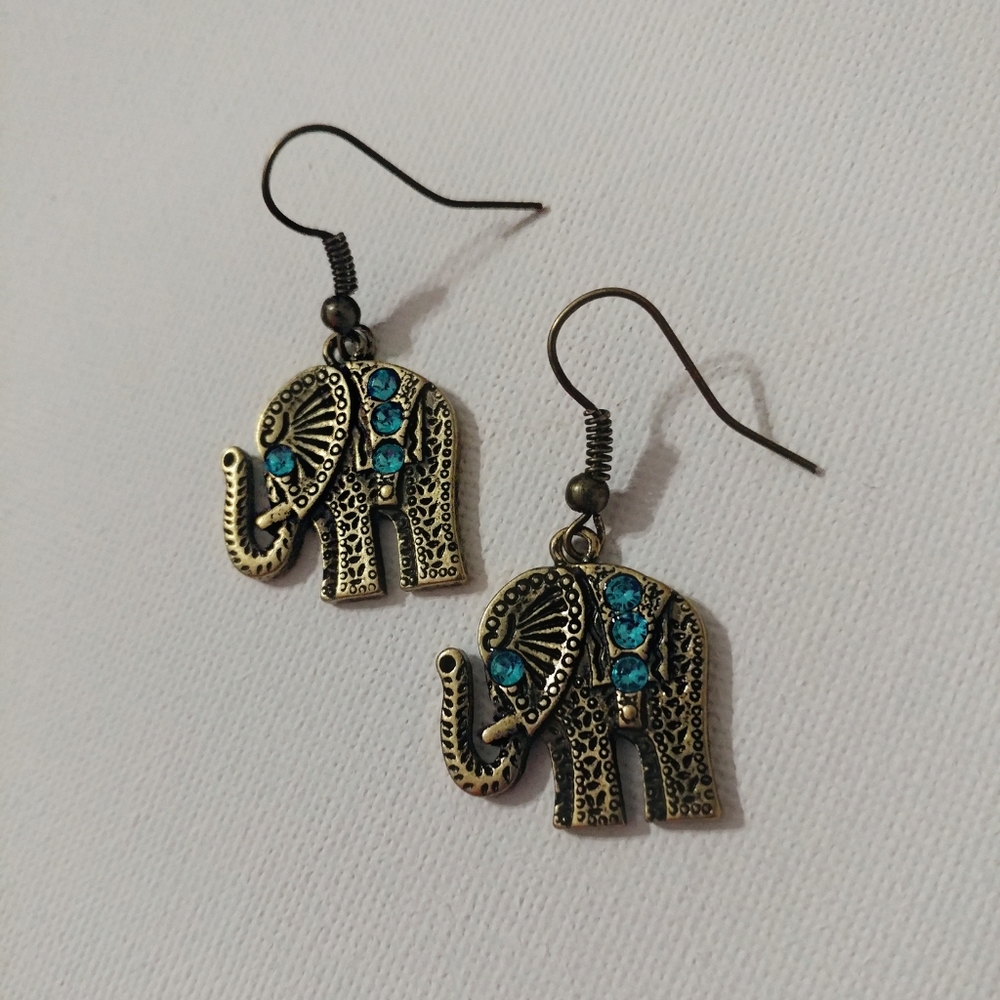 🆕 Antique Copper Blue Topaz Elephant Earrings 💙